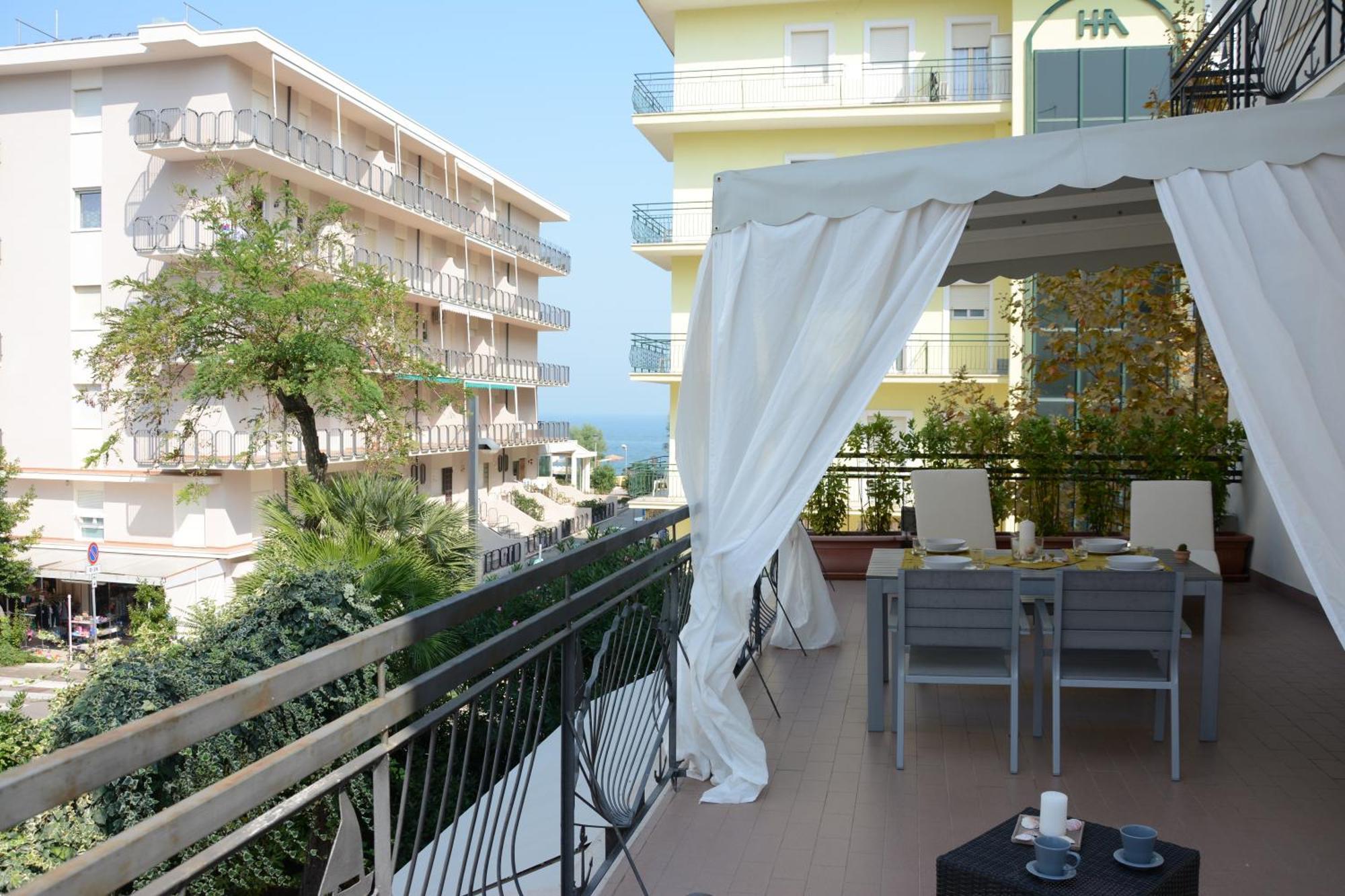 Graziella Residence Appartamenti Gabicce Mare Bagian luar foto